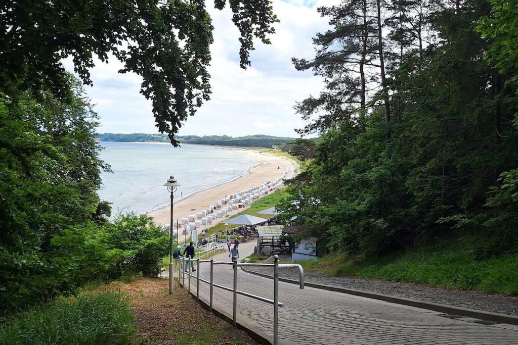 Familien-Ferienwohnung Im Ostseebad Goehren Auf Ruegen Exterior foto